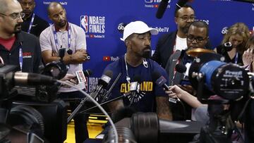 JR Smith habla de su error en el primer partido de las Finales NBA 2018.