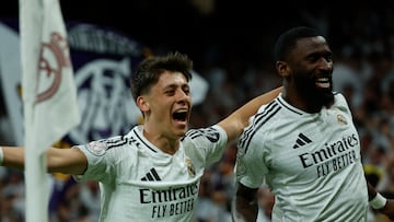 Güler y Rüdiger celebran el gol del alemán en la prórroga contra la Real que metió al equipo blanco en la final de La Cartuja.