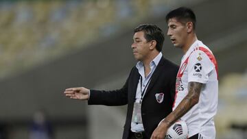 Soccer Football - Copa Libertadores - Group D - Fluminense v River Plate - Maracana, Rio de Janeiro, Brazil - April 22, 2021 River Plate coach Marcelo Gallardo with Fabrizio Angileri Pool via REUTERS/Silvia Izquierdo