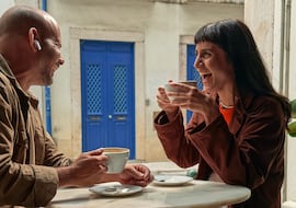 La traducción en tiempo real para los AirPods ya está disponible en Europa con iOS 26.2