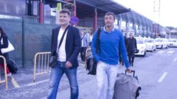 EN SU NUEVA CASA. Luis Enrique fue recibido por Gudelj, delegado del primer equipo, en Peinador.