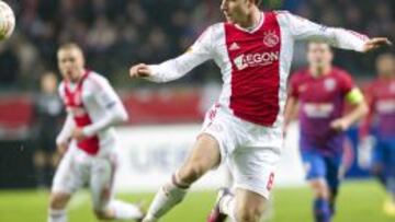 Un mediapunta con buena visión de juego y un central de toque