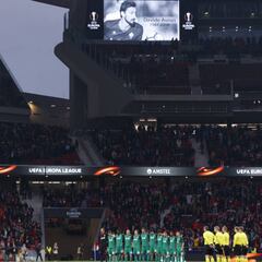 El minuto de silencio por Astori unió a hinchas rojiblancos y rusos
