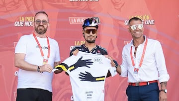 Daniel Felipe Martínez, todo por su líder Roglic en La Vuelta