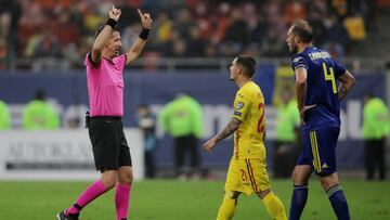 Gritos racistas contra Isak detuvieron el Rumanía-Suecia