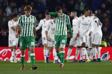 0-1. Canales y Barragán desolados tras el primer gol de Luka Modric.