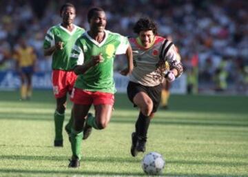 Uno de los grandes futbolistas africanos de todos los tiempos, desarrolló su carrera en Francia. Roger Milla es el goleador más veterano de la Historia de los mundiales cuando marcó ante Rusia en el Mundial de EE.UU 1994.