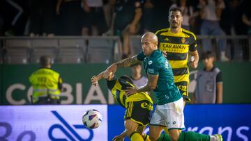 Jon García: “Recemos para que la rodilla me vuelva a aguantar hasta junio”