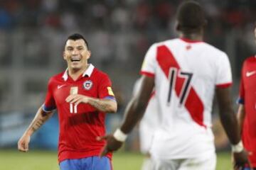 Gary Medel con 49 triunfos.