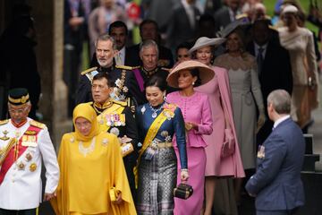 Los reyes de España, Felipe VI y Letizia entrando a la Abadía de Westminster.