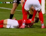 La imagen es muy dura: el hermano de João Félix, inconsciente tras un cabezazo en pleno partido