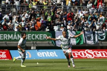 Futbol, Temuco v Copiapo.
Campeonato Loto 2015 - 2016 primera B.
El jugador de Temuco, Francisco Piña,  derecha celebra su gol contra Copiapo durante el partido de primera B en el estadio Bicentenario Germán Becker.
Temuco, Chile.
16/04/2016
Ramon Monroy/Photosport*******

Football, Temuco v Copiapo.
Loto Championship 2015 - 2016 first B.
Temuco's player Francisco Piña left celebrates his goal against Copiapo during the Copa Loto Championship first B football match at  Bicentenario Germán Becker stadium in Temuco, Chile.
16/04/2016
Ramon Monroy/Photosport