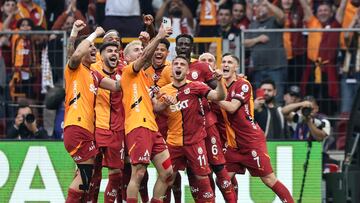 ISTANBUL (Turkey), 18/05/2025.- Players of Galatasaray celebrate after scoring the 2-0 goal during the Turkish Super Lig soccer match between Galatasaray and Kayserispor in Istanbul, Turkey, 18 May 2025. (Turquía, Estanbul) EFE/EPA/ERDEM SAHIN