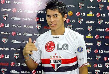 Nelson Saavedra tuvo un breve paso por Sao Paulo en 2009, año en que el héroe del Tottenham empezaba a alternar en el prime equipo.