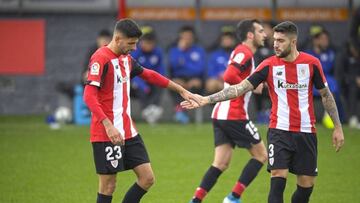 Kodro celebra con Núñez uno de sus goles.