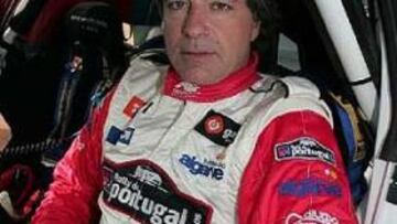 <B>CON MOYA.</B> Después de varios años separados, Carlos Sainz ha vuelto a meterse en un coche de competición con Luis Moya.