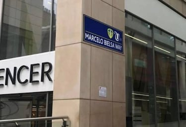 El gran homenaje de la ciudad de Leeds a Marcelo Bielsa