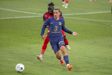 Antoine Griezmann y Pathé Ciss.