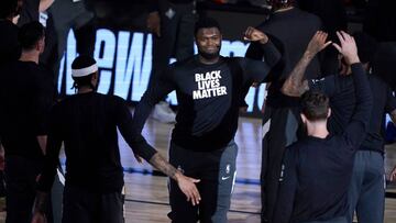 Zion Williamson, durante la presentaci&oacute;n previa a un partido de la NBA