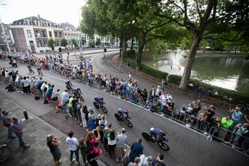 Vista general del Ineos durante la contrarreloj.