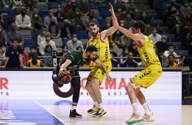 La inteligencia virtual de Alberto D¨ªaz da al Unicaja una victoria vital