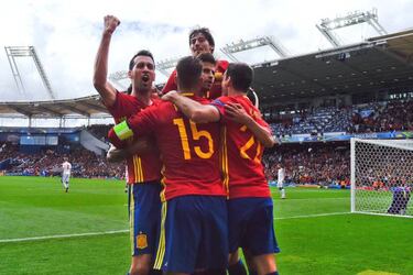 Casillas: benched Spain keeper cock-a-hoop after Piqué winner