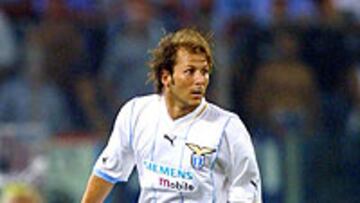 Gaizka Mendieta en un partido con el Lazio.