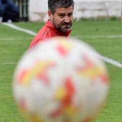 Estévez, técnico del Eldense: “Que descansen los hermanos Williams”