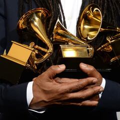 El trofeo de los Grammys: Tamaño, peso y valor del gramófono en miniatura