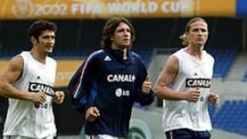 <b>SIN JUSTIFICACIÓN. </b>Vincent Candela, se entrena junto a Lizarazu y Petit en el estadio coreano de Pusan.