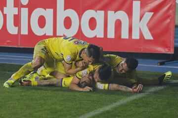 El Campanil venció a Huachipato y se mantuvo como líder.