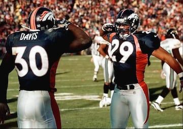 Los Denver Broncos, con Terrell Davis a los mandos, celebraban sus touchdowns realizando el saludo militar.