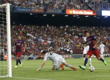 1-0. Neymar marcó el primer tanto.