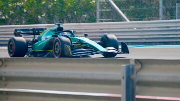 Fernando Alonso (Aston Martin AMR22).