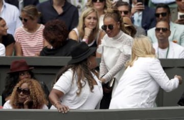 Serena Williams gana la final de Wimbledon de Contra la alemana Angelique Kerber en dos set 7-5 y 6-3