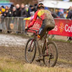 Felipe Orts y Lucía González aspiran al sexto en Amurrio