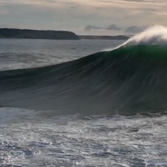 Una ola gigante mata a tres bañistas en Sudáfrica