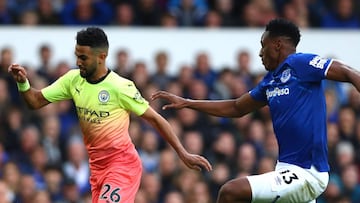 Yerry Mina fue titular con Everton en la derrota ante el Manchester City