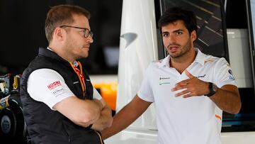 Andreas Seidl y Carlos Sainz (McLaren).