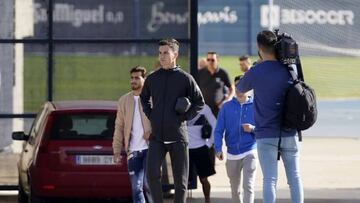 Jugadores del Malaga abandonando el entrenamiento