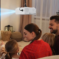 Chollo del día: ahorra un 41% en este proyector portátil compatible hasta con móviles