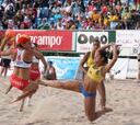 Las chicas del balonmano playa logran ganar la batalla del bikini