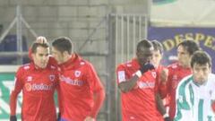 Bedoya da una magistral clase de fútbol sobre hielo