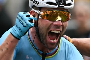 Mark Cavendish consiguió ganar su etapa número 35 en el Tour de Francia, lo que significa que desbanda del récord al mítico Eddy Merckx.