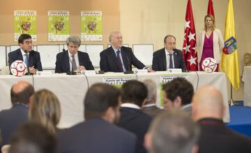 El Ayuntamiento de Valdeolmos-Alalpardo como organizador del "IV Torneo de Fútbol Cadete Vicente del Bosque. Villa de Alalpardo y del II Torneo de Fútbol Femenino" cada año premia a personas o instituciones por su apoyo al deporte.