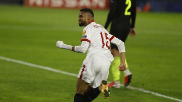 En Nesyri celebra uno de sus goles al Krasnodar.