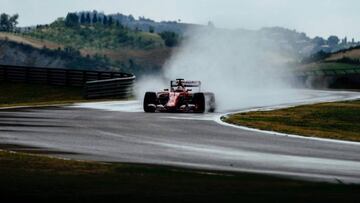 Sebastian Vettel probando los neumáticos de 2017