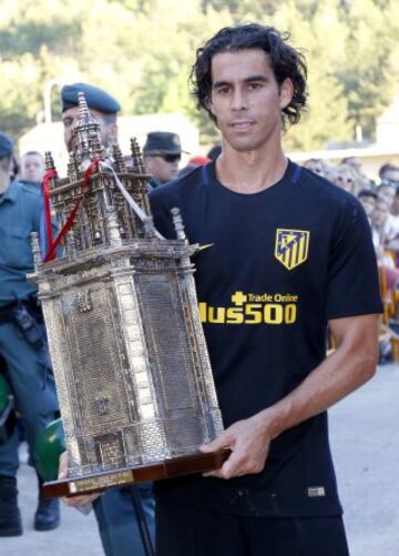Tiago with the Jesus Gil Memorial trophy