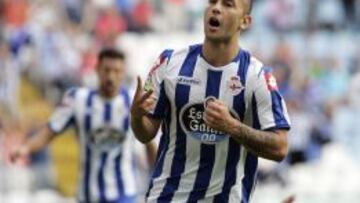 El jugador del Deportivo de La Coruña Luis Fariña celebra su segundo gol frente al Nacional de Montevideo.