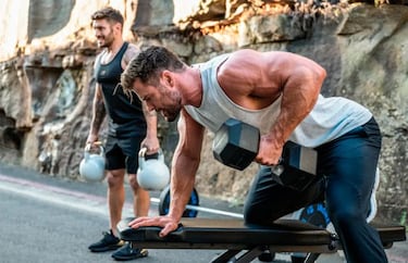 Chris Hemsworth descarta muscularse tanto para futuros proyectos de Thor: “Ya duele”